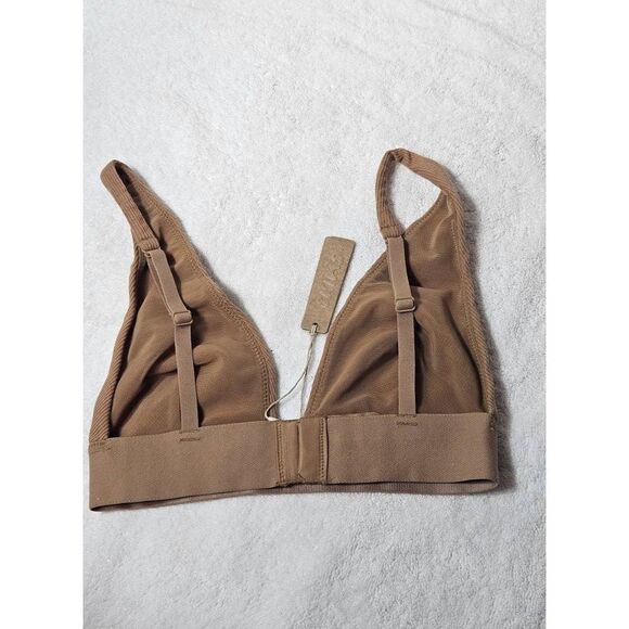 Skims Triangle bra Nwt - Picture 4 of 8